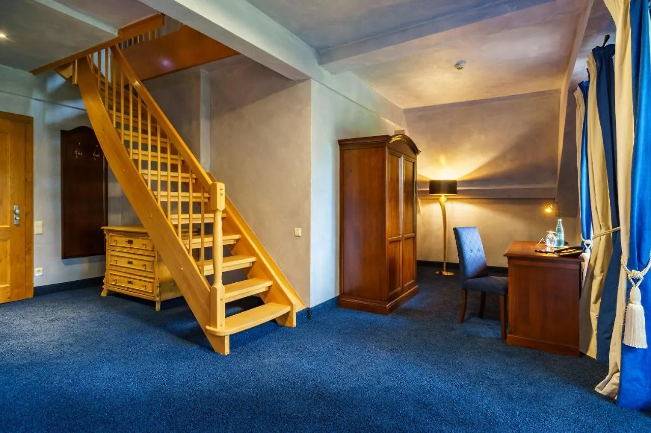 Schlosshotel Weyberhoefe Hösbach 4*,
